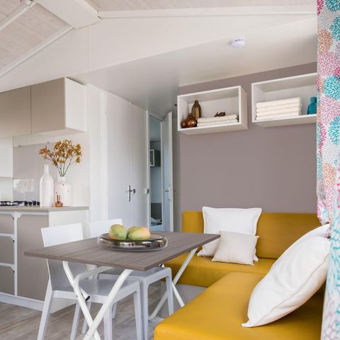 Stacaravan 6 personen - Family - 3 slaapkamers - PREMIUM - 30 m² - Roselune - Airco - Tv - Vaatwasser - Plancha - Overdekt XXL-terras