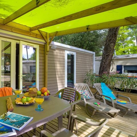 MOBILHOME 5 personnes - Premium PLUS 2ch-CLIM- 2 SDB-TV-LV-plancha-terrasse couverte-33m² | PREMIUM