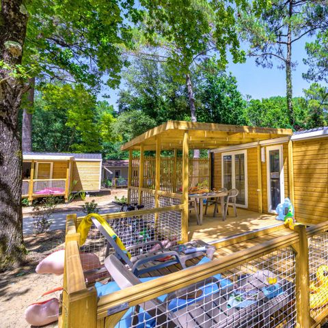 Mobilheim 5 personen - „Family“ mit - 2 Schlafzimmern - PREMIUM – 28 m² – Roselune – Klimaanlage – - TV – Geschirrspüler – Plancha – überdachte XXL-Terrasse