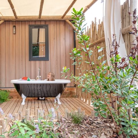 Mobilhome 6 personnes - Garden - 3 chambres-CLIM-baignoire-TV-lave-vaisselle-plancha-terrasse - Couverte-33m² - PREMIUM