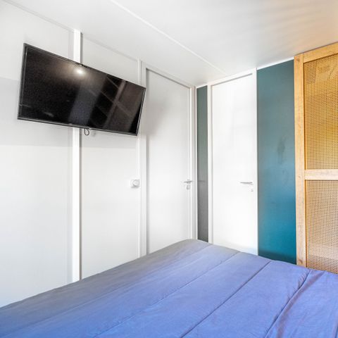 Mobilheim 6 Personen - Garden 3ch-CLIM-Badewanne-TV-LV-Plancha-überdachte Terrasse-33m² | PREMIUM