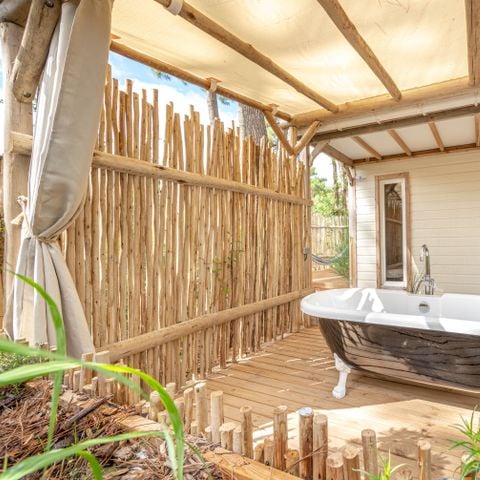 Chalet 7 personnes - Cottage Garden - 3 chambres - PREMIUM - 32m²-Baignoire-Clim-TV-lave-vaisselle -plancha-terrasse couverte