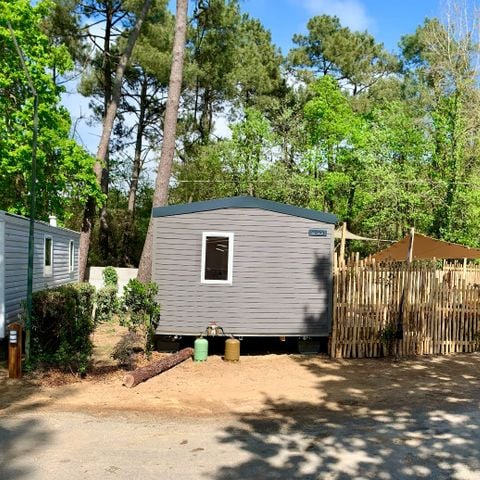 Mobilhome 10 personnes - Tribu - 5 chambres - -CLIM-2 salles de bain-TV-lave-vaisselle-Plancha-terrasse couverte-56m² - PREMIUM