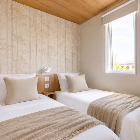 Casa mobile 6 persone - Mobil-home Cocoon - 3 camere - Da letto - 2 bagni - PREMIUM+ - 40 m² - SPA - Aria condizionata - TV - Lavastoviglie - Plancha - Terrazza coperta - Pacchetto viaggio