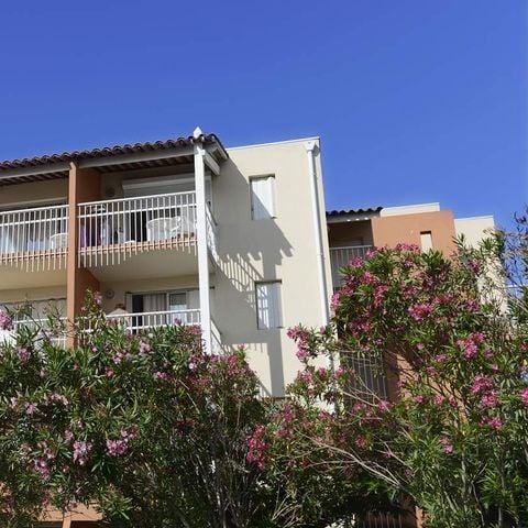 APPARTEMENT 4 personen - zee/zwembadzijde