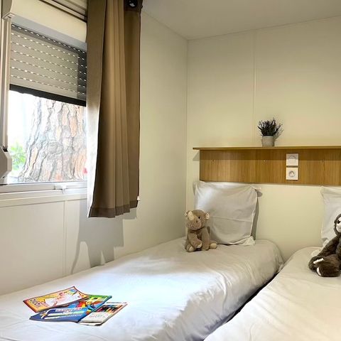 MOBILE HOME 8 people - Cottage with Pool (sleeps 8)