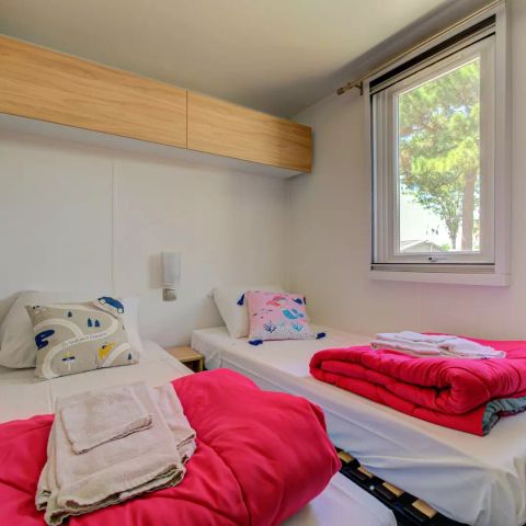 BUNGALOW 6 personnes - Mobil-home Premium Stella Maris XL 4 Pièces 6 Personnes Climatisé + TV 2sdb