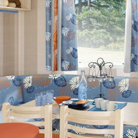 Stacaravan 6 personen - 3-slaapkamer (C7T)