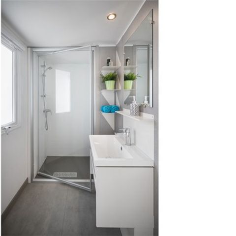 Stacaravan 4 personen - Klassiek | 2 slaapkamers | 4 pers | Eenpersoons terras | Airconditioning | TV