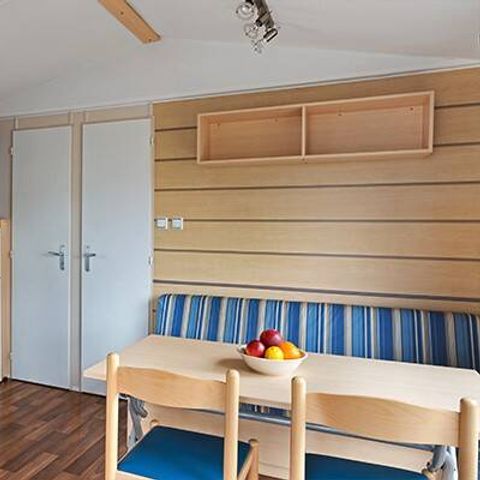 Mobilheim 4 Personen - Klassisch | 2 Schlafzimmer | 4 Schlafplätze | Halbüberdachte Terrasse | 1 Badezimmer
