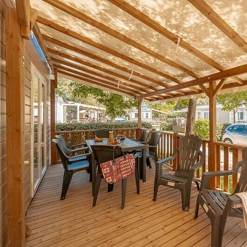 Stacaravan 6 personen - Comfort | 3 slaapkamers | 6 pers | Verhoogd terras | TV