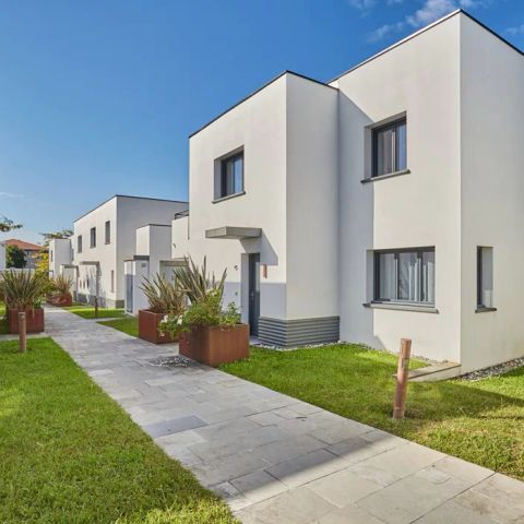 VILLA 8 persone - 8 posti letto (circa 143 m²)