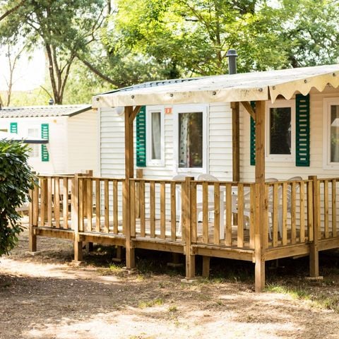 Mobilheim 4 personen - Classic | 2 Schlafzimmer | 4 Schlafplätze | Halbüberdachte Terrasse | 1 Badezimmer | Klimaanlage