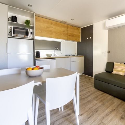 MOBILHOME 5 personas - PREMIUM - 2 dormitorios con aire acondicionado +TV+ Placa de gas + 2 baños