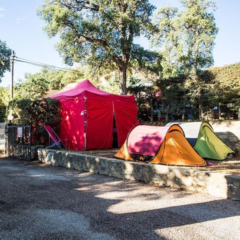 Stellplatz - Stellplatz + Auto