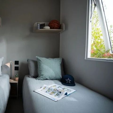Mobile home 6 persons - Homair mobil-home au Roussillonnais Comfort | 3 Bedrooms | 6 Pers. | Raised terrace | Air-condition.