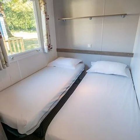Stacaravan 6 personen - Homair mobil-home au Roussillonnais Comfort XL | 2 Slaapkamers | 4/6 Pers | Verhoogd terras