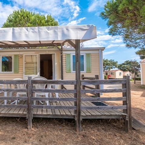 Stacaravan 4 personen - Klassiek XL | 2 slaapkamers | 4 pers. | Verhoogd terras