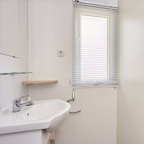 BUNGALOW 4 personnes - Confort | 2 Chambres | 4 Couchages | Petite terrasse | 1 Salle de bain | Climatisation