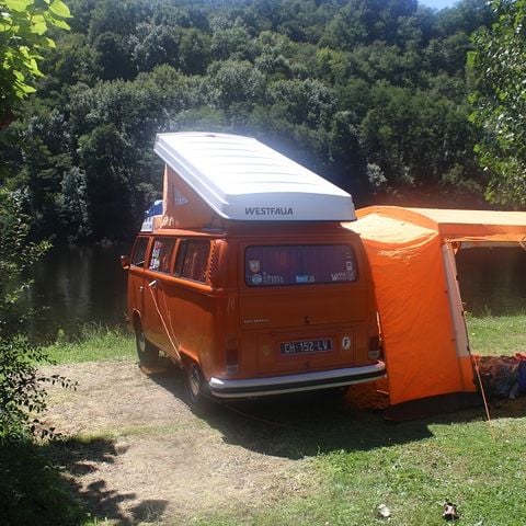 STAANPLAATS - Camperarrangement Dordogne uitzicht