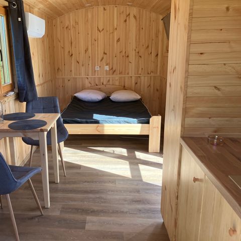 Unusual 2 persons - Caravan 2p