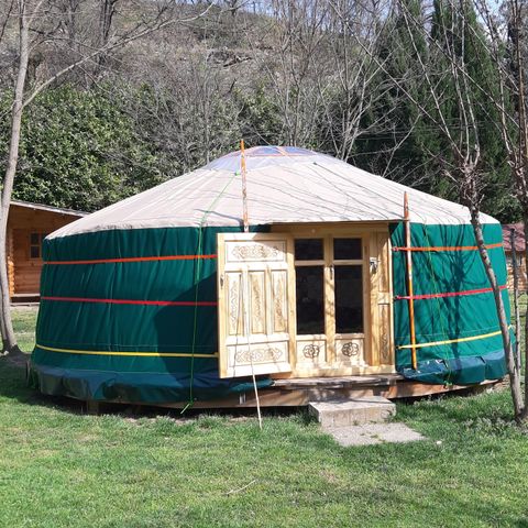 Uniek 4 personen - YOURTE 4 slaapplaatsen zonder sanitair 28 m² woonoppervlak