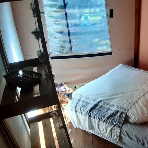 Unique 4 personnes - Dôme WIGWAM avec sanitaires 27 m²