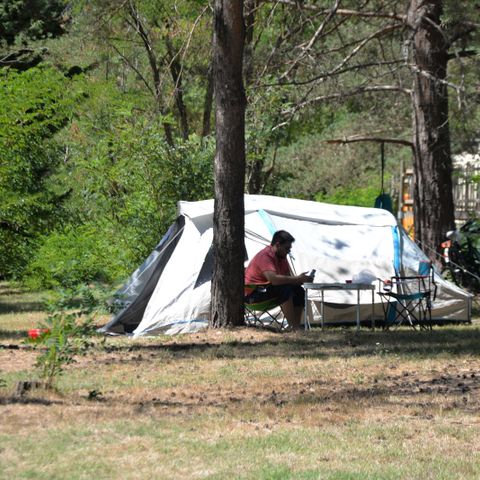 Pitch - Pitch NATURE 2 people + 1 tent/caravan + 1 vehicle, without electricity