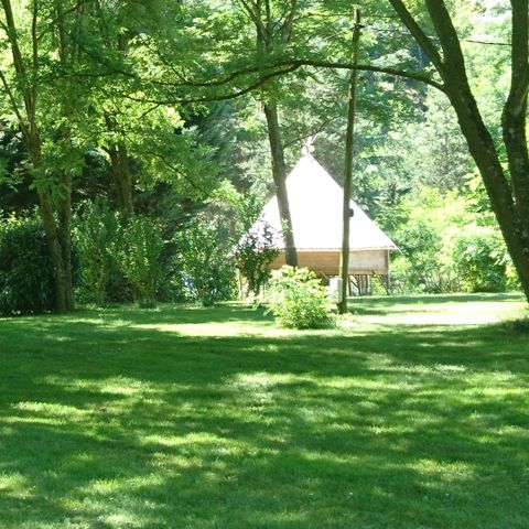 Stellplatz - Stellplatz NATURE 2 Personen + 1 Zelt/Wohnwagen + 1 Fahrzeug, ohne Strom