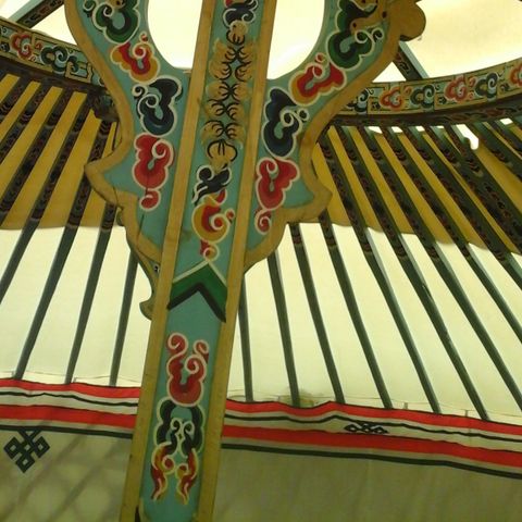 HÉBERGEMENT INSOLITE 3 personnes - Yourte mongole 3 personnes