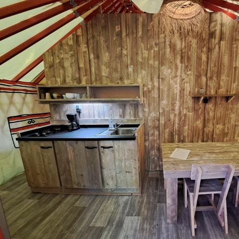 HÉBERGEMENT INSOLITE 5 personnes - Yourte WOOD 5 personnes