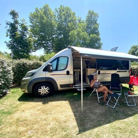 Pitch - Pitch with or without vehicle + caravan, tent or camper van