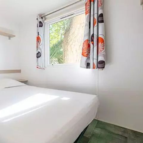 Stacaravan 4 personen - Klassiek | 2 Slaapkamers | 4 Pers | Verhoogd terras | Airconditioning door Homair