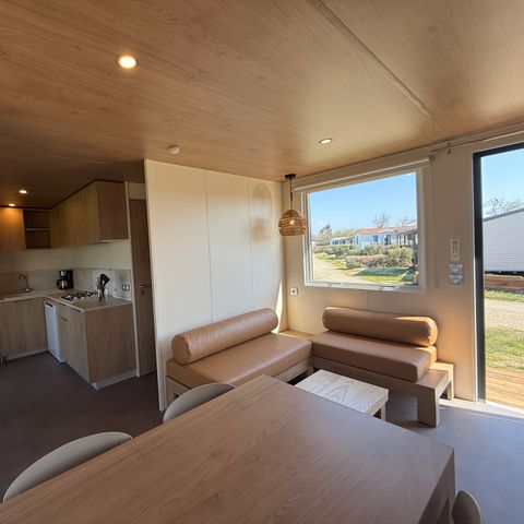 Mobilheim 4 Personen - Premium Roseau - 2 Schlafzimmer, klimatisiert, Fernseher, Geschirrspüler, Handtuchtrockner und Safe