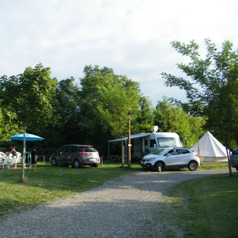 EMPLACEMENT - Camping