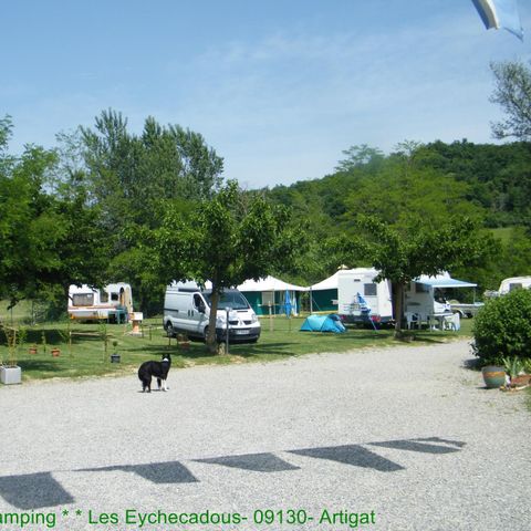 EMPLACEMENT - Camping