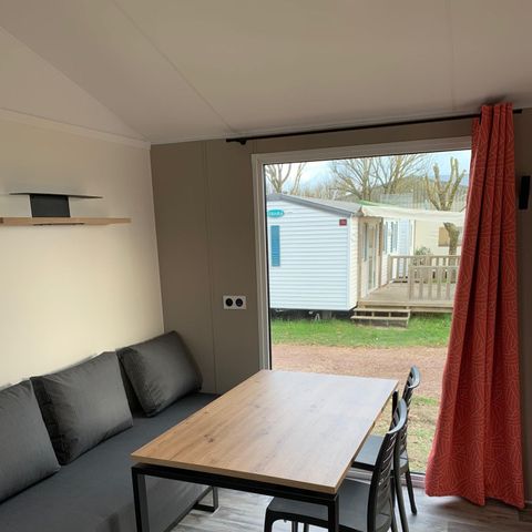Mobilheim 4 personen - 25m2 (2021) + Halbüberdachte Holzterrasse 8m2. 4 Pers.