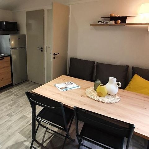 Mobilhome 4 personnes - 2021 - 25m2 Climatisation - Terrasse bois couverte 8m2.