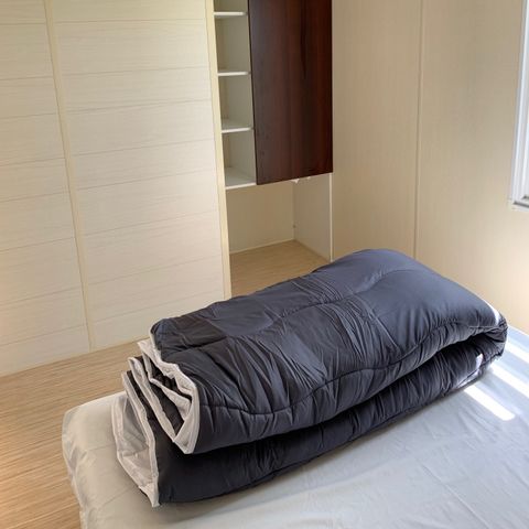 Mobilheim 6 personen - 28m² + Überdachte Holzterrasse 12m² 4/6 Pers.