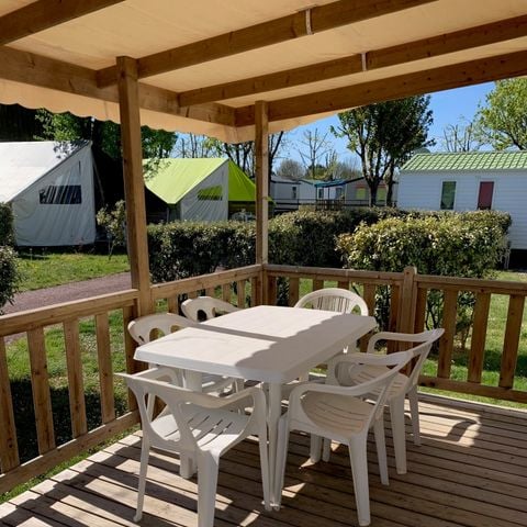 Stacaravan 6 personen - 30m² + Halfoverdekt houten terras 12m² 4/6 pers