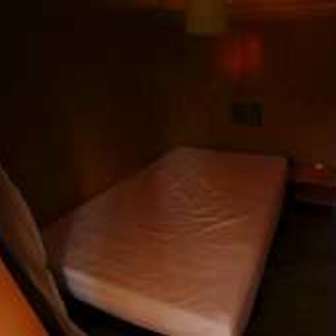 Glamping tent 4 persons - 16 m² excluding bathroom facilities