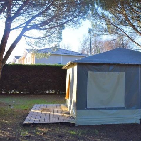 Canvas bungalow 4 persons - 16 m² without sanitary facilities