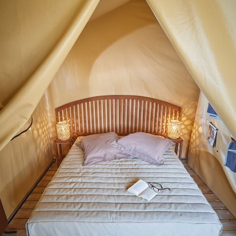 Bungalowtent 4 personen - luifelbungalow 19m² zonder sanitair (accommodatie voor het seizoen 2022)