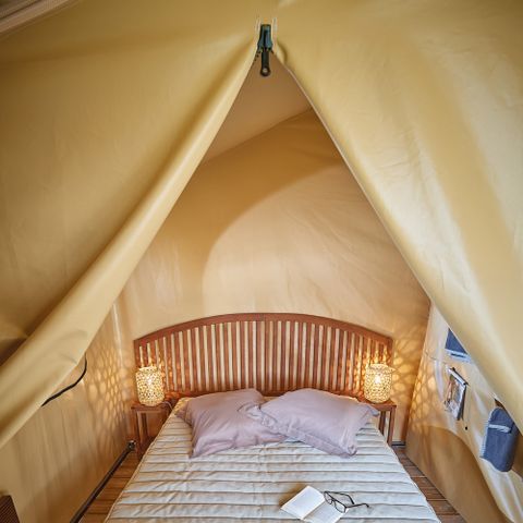 Glampingtent 4 personen - luifelbungalow 19m² zonder sanitair (accommodatie voor het seizoen 2022)