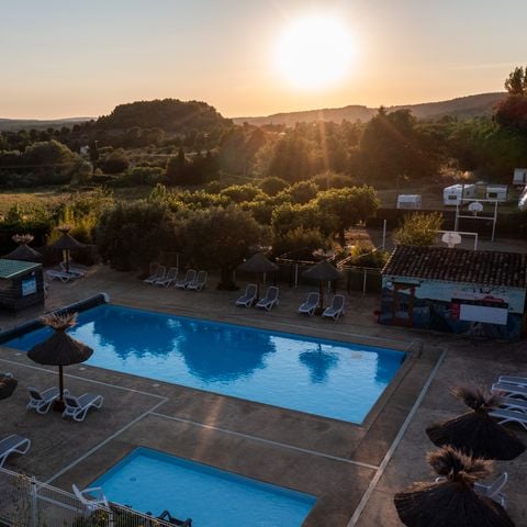 BUNGALOW 4 personnes - STANDARD PLUS 2 CH  - climatisé - 2 chambres