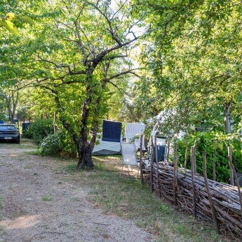 PIAZZOLA - veicolo + tenda/roulotte/camping-car