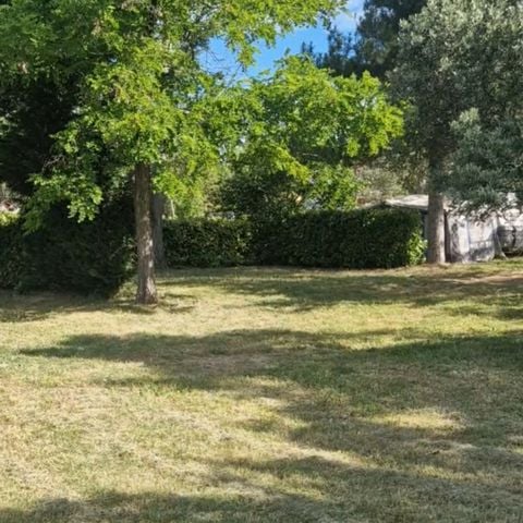 PARCELA - vehículo + tienda/caravana/autocaravana