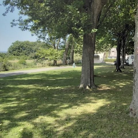 EMPLACEMENT - Emplacement nu