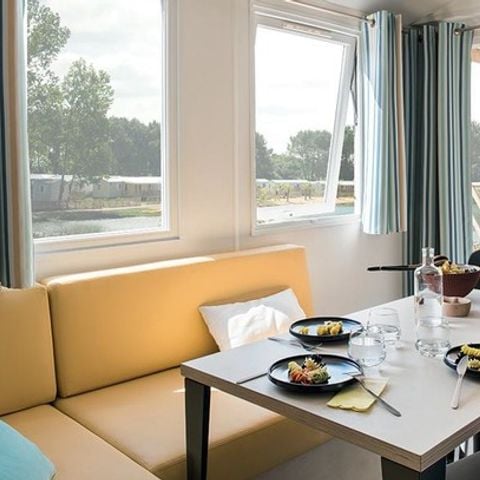 Stacaravan 6 personen - Gezellige 2 slaapkamers