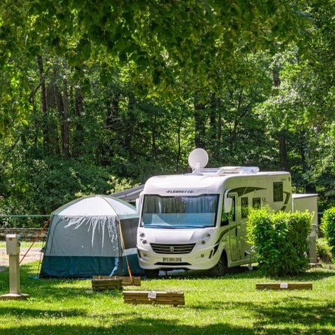 EMPLACEMENT - EMPLACEMENT  CAMPING CAR